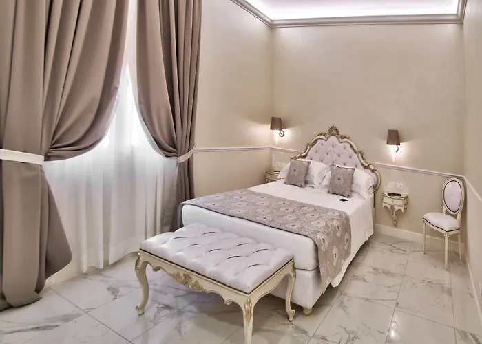 The Moon Boutique & 4*