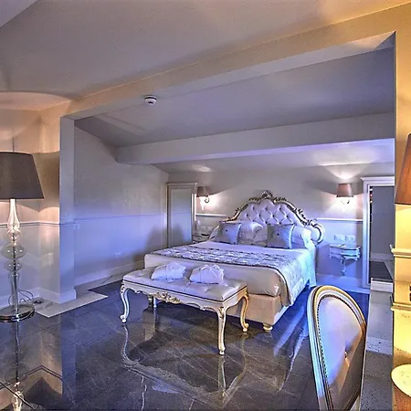 The Moon Boutique & 4* Florence