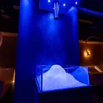 The Moon Boutique & 4*