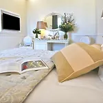 Ξενοδοχείο The Moon Boutique & 4*