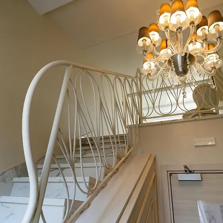 Отель The Moon Boutique & 4*