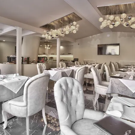 Hotel The Moon Boutique &