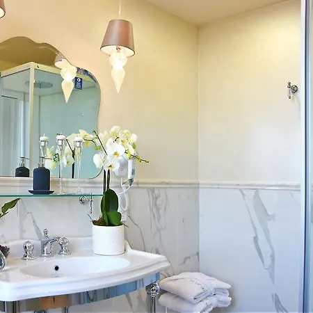 Hotel The Moon Boutique &