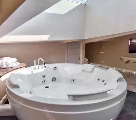 Hotel The Moon Boutique &