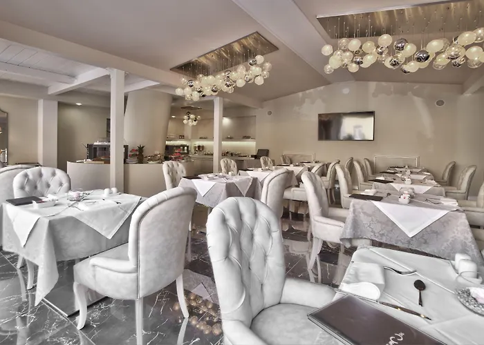 Hotel The Moon Boutique &