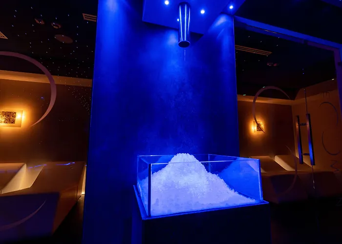 The Moon Boutique & 4*